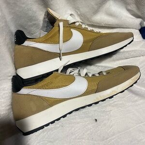Nike Air Tailwind 79 Mens 11 Suede Parachute Beige Athletic Shoes 487754-201